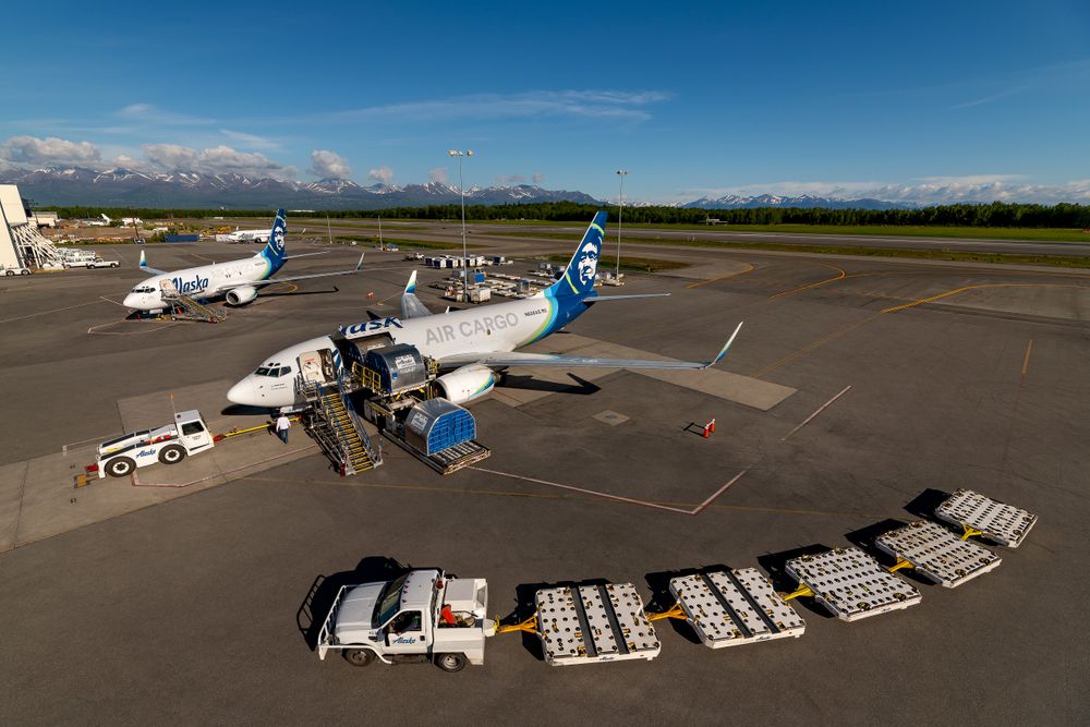 Aviation and Aerial Photography in Seattle, WA STUART ISETT • SEATTLE